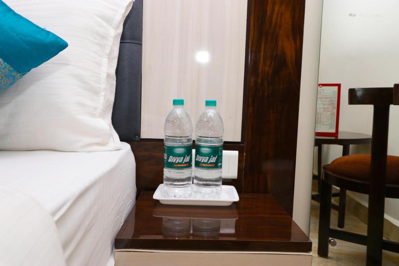 Airport Hotel Shivaka Inn ニューデリー エクステリア 写真