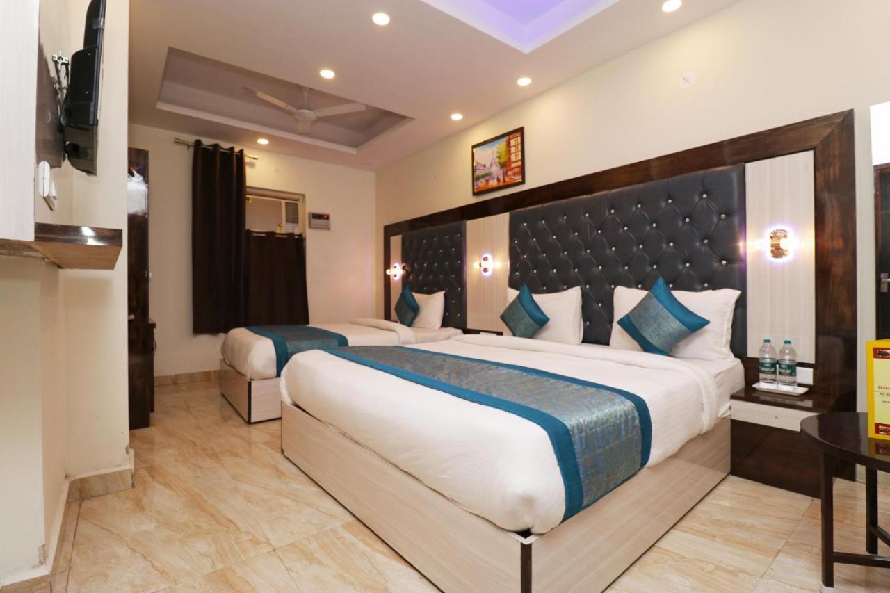 Airport Hotel Shivaka Inn ニューデリー エクステリア 写真