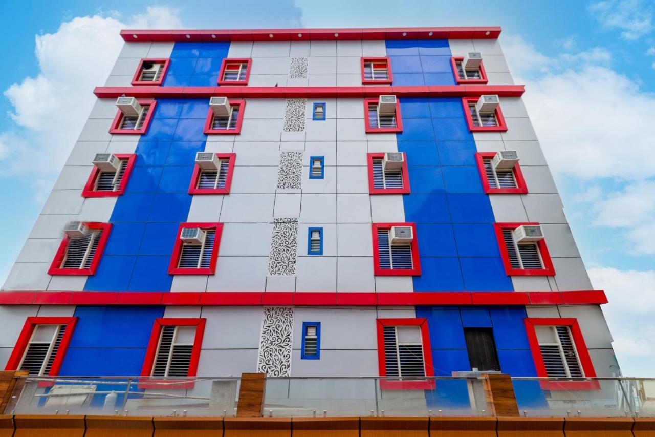 Airport Hotel Shivaka Inn ニューデリー エクステリア 写真