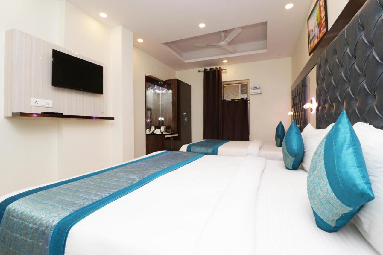 Airport Hotel Shivaka Inn ニューデリー エクステリア 写真