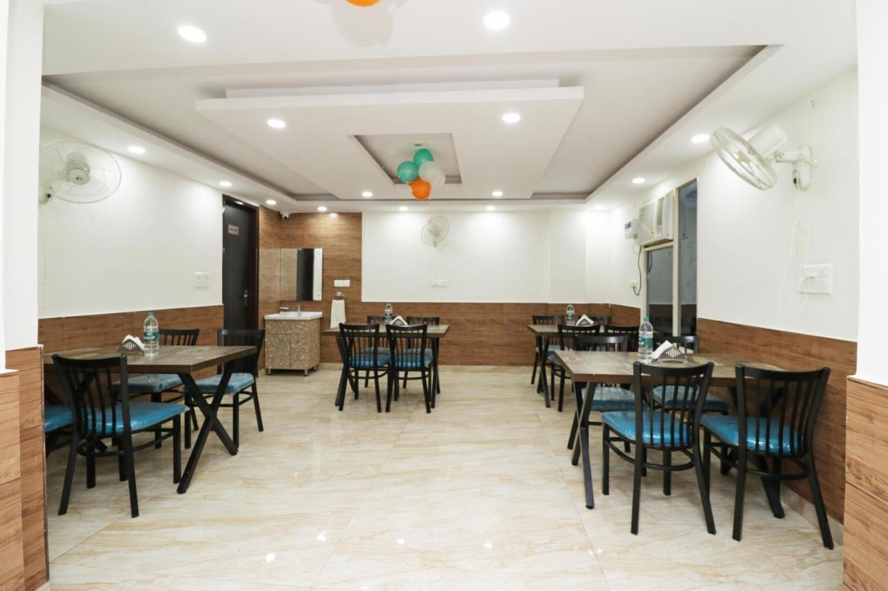Airport Hotel Shivaka Inn ニューデリー エクステリア 写真