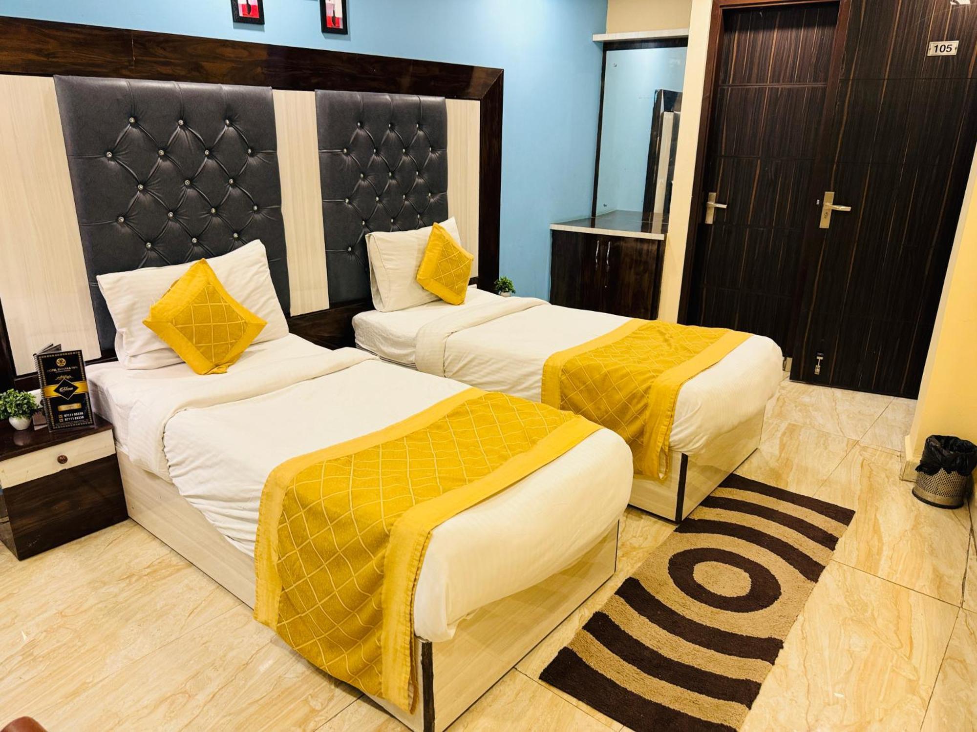Airport Hotel Shivaka Inn ニューデリー エクステリア 写真